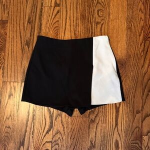 Stylish Black and White Women's Skort